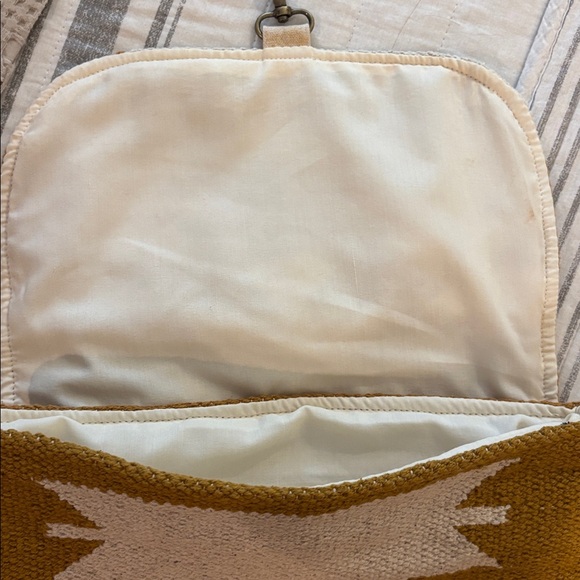 Geometric Patterned Tan and Cream Backpack - Picture 4 of 6